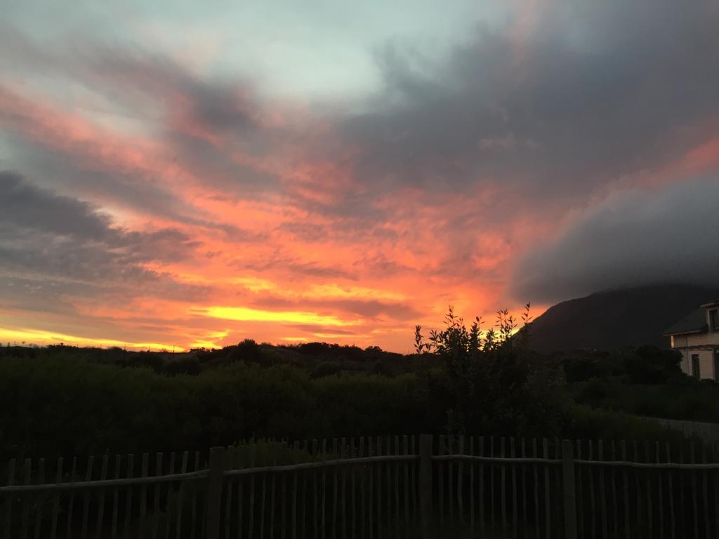 Sunset Splendour Guesthouse Noordhoek Dış mekan fotoğraf